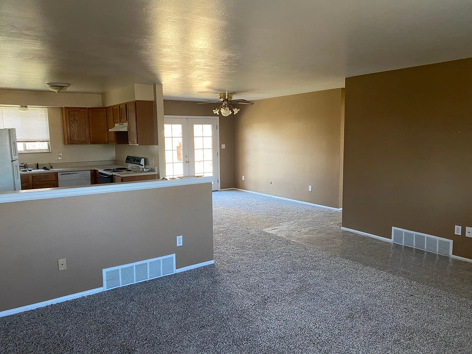 2 bed, $2,000 — Photo 2