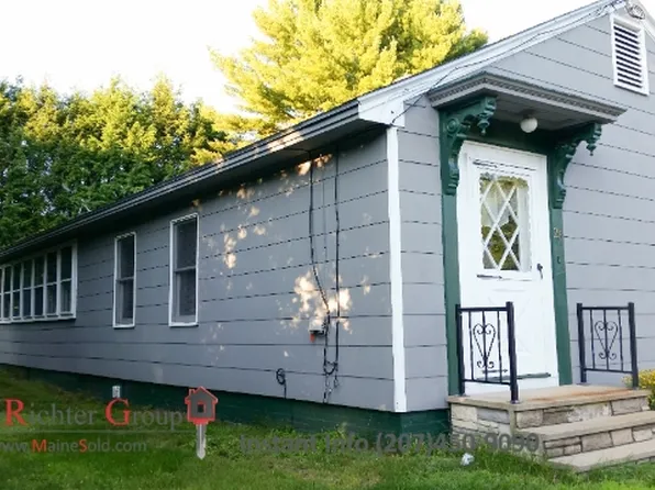 28 Ferry Rd, Saco, ME 04072