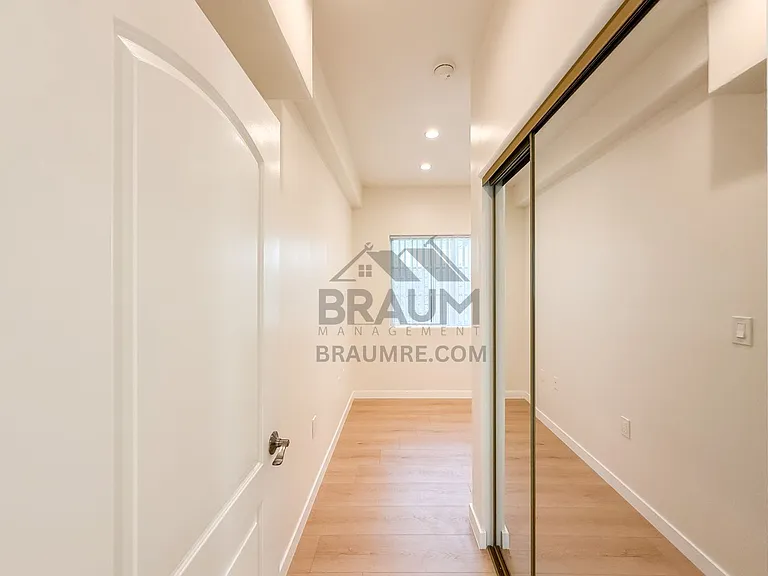 1423 Franklin St — Photo 14
