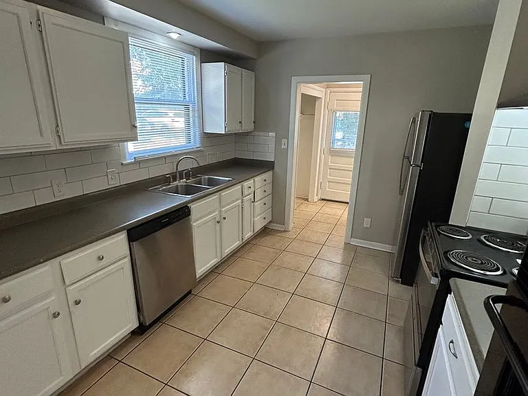 5411 Rockhill Rd — Photo 8