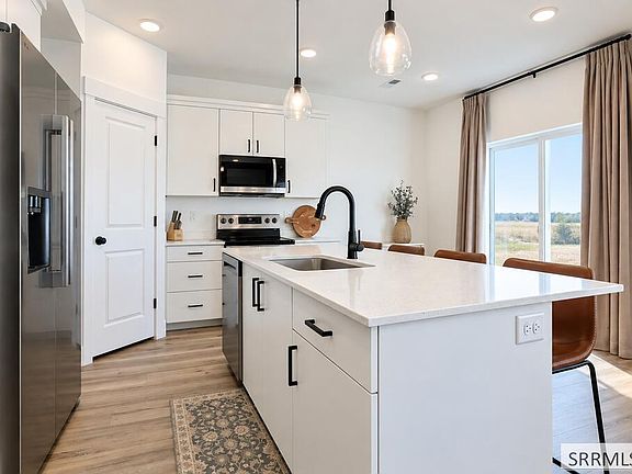 5th image of 1122 Ashlyn Way #1