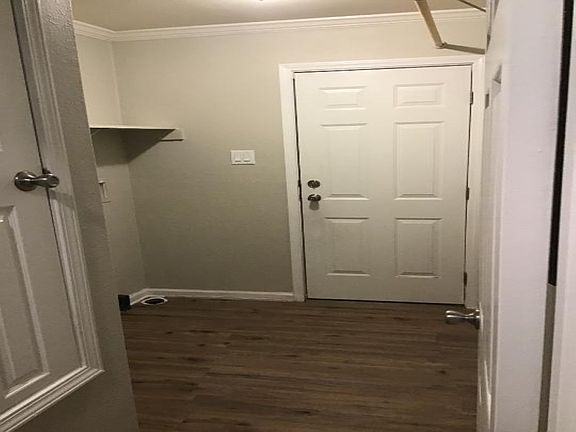 5th image of 1029 Montgomery St