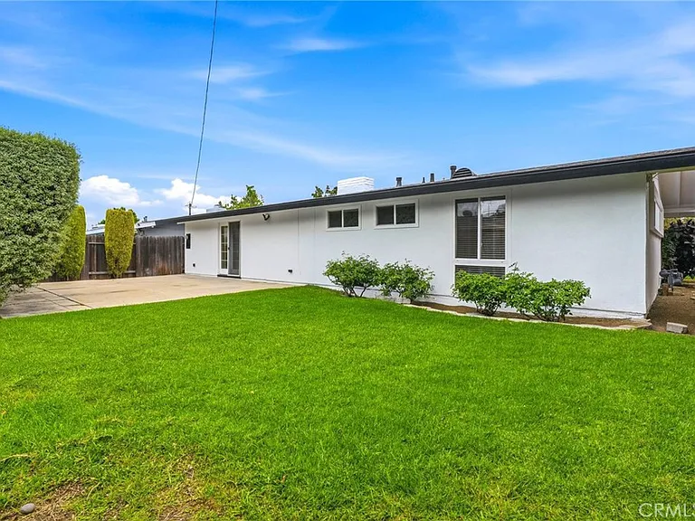 253 Princeton Dr — Photo 16