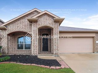 717 Santa Rosa Dr, Fort Worth, TX 76112