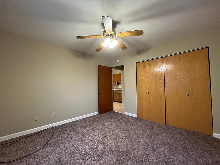 224 Bates Ave — Photo 10