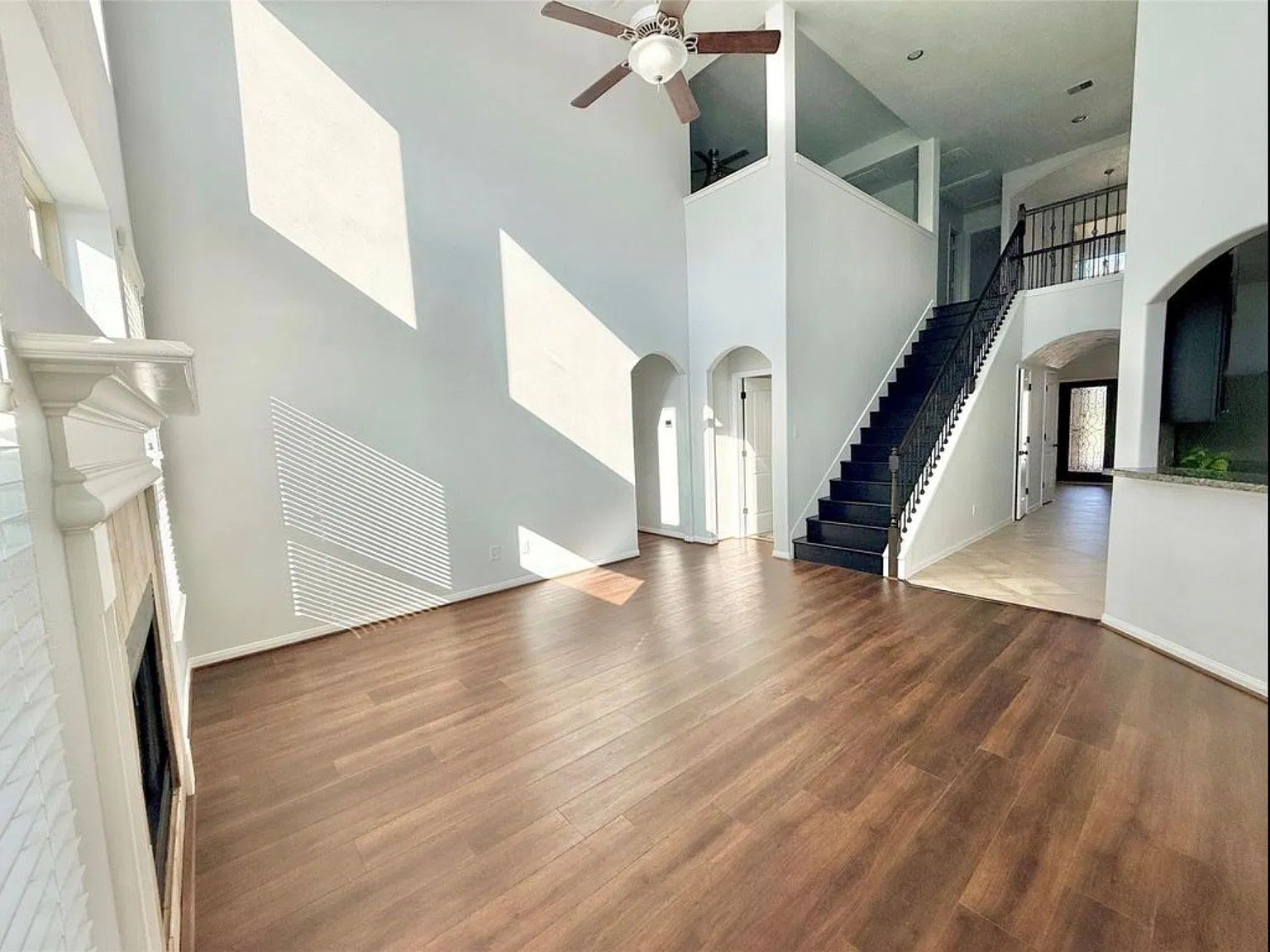 Lakefront Home For Rent - Missouri City | $3,400/Month — Photo 4