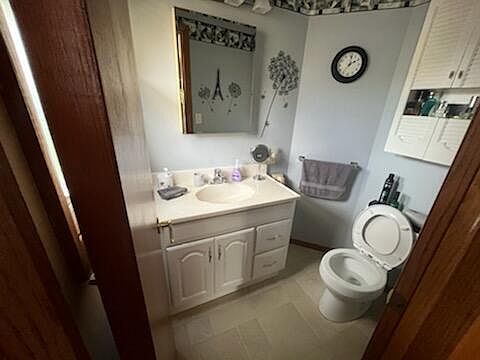 2nd image of 1417 W Grange Ave
