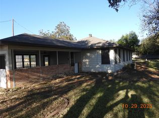 2510 Meadow Ln, Taylor, TX 76574