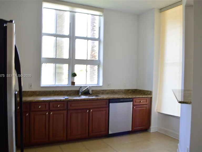3001 NE 185th St #129 — Photo 39