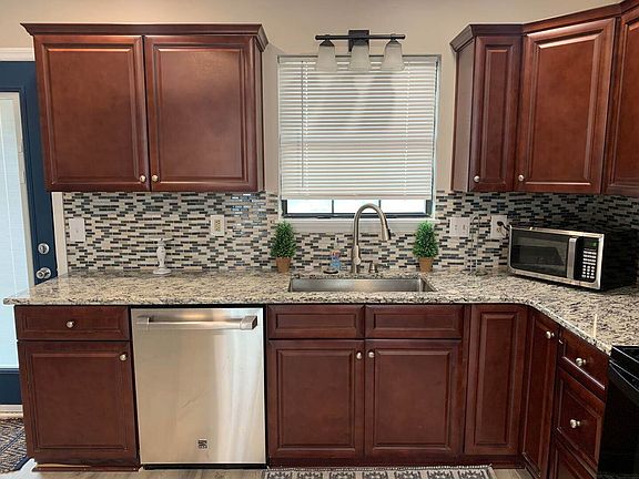 5th image of 146 Wrights Mill Cir
