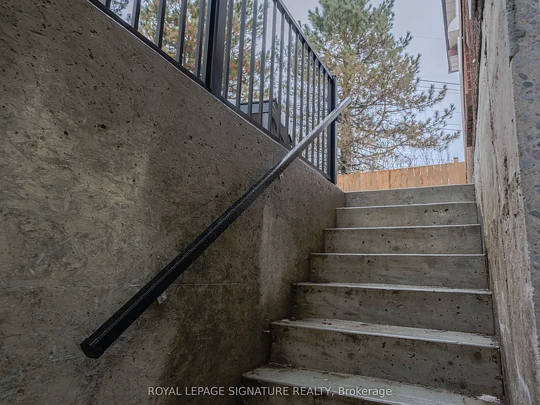 2111 Lynn Heights Dr #LOWER — Photo 3