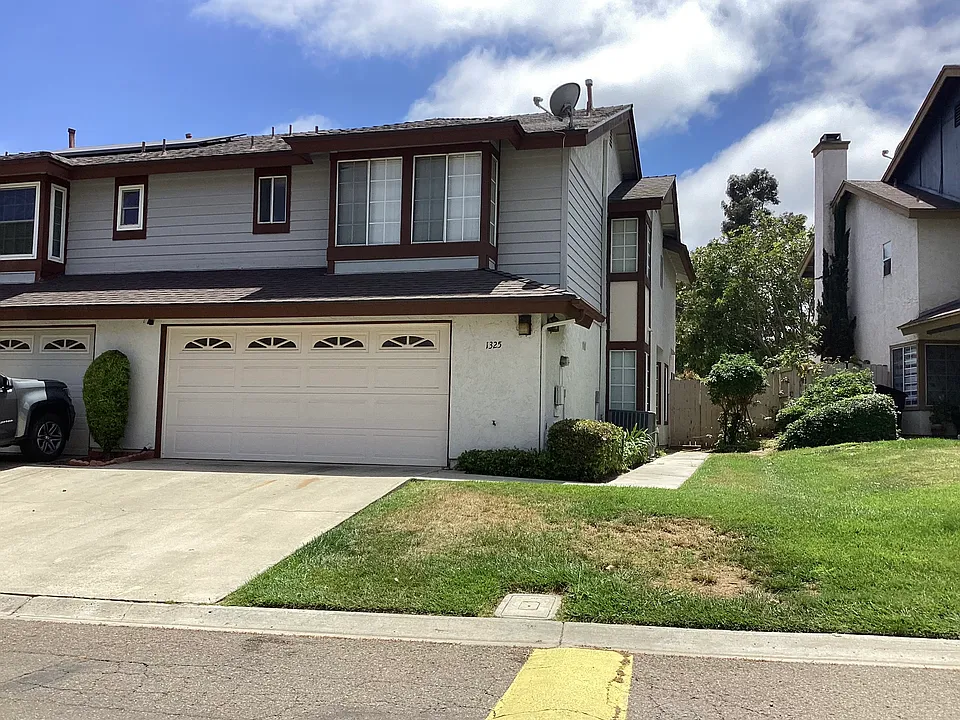 1325 Manzana Way