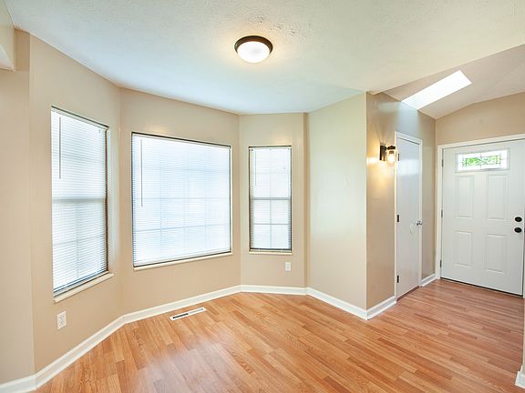 4th image of 2351 Sweet Creek Ct
