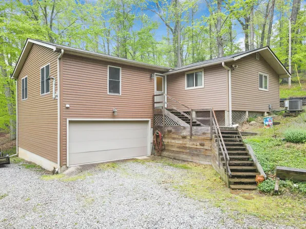 36 Seneca Ln, Sugar Grove, OH 43155