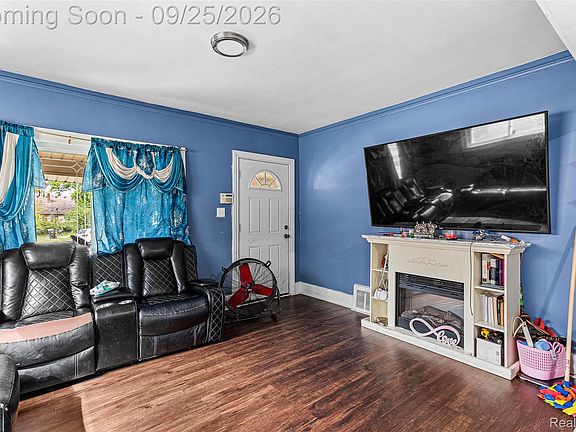 5th image of 14600 Hubbell St E
