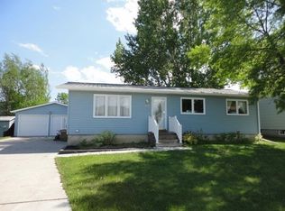 1423 19th Ave SW, Minot, ND 58701