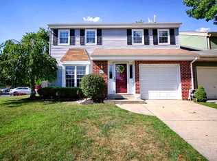 102 Mayfair Ln, Mount Laurel, NJ 08054
