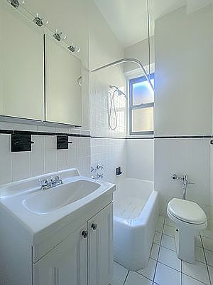 5th image of 1100 Madison Ave APT 5J