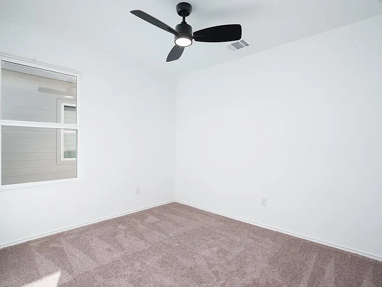 10921 Presa Way — Photo 13