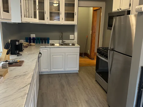 1117 Foster St #7, Evanston, IL 60201