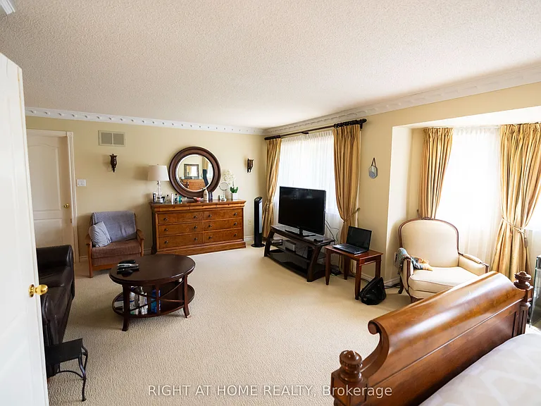 2427 Erin Centre Blvd — Photo 14