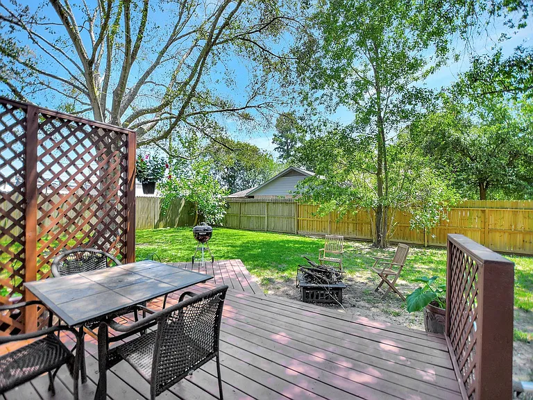21902 Meadowhill Dr — Photo 30