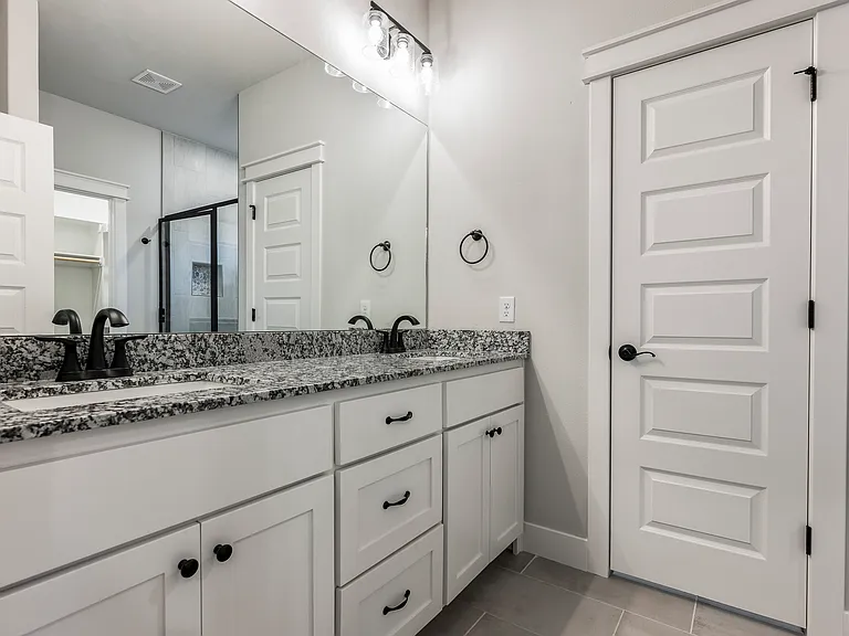5 Stonehaven Dr — Photo 6