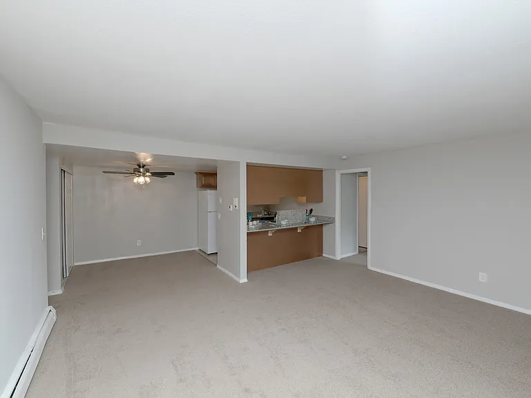 Bayside Country Club Apartments — Photo 20