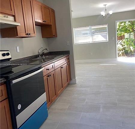 4th image of 2620 SW 31st Ct Unit 2620
