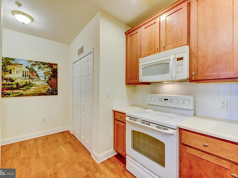 100 Middlesex Blvd #211 — Photo 19