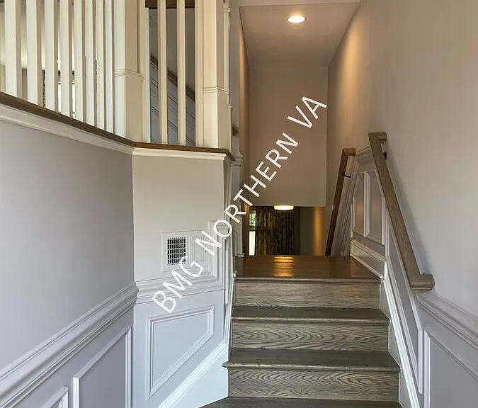 10679 Yorktown Ct — Photo 3