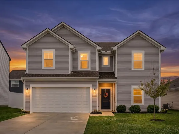 1505 Arrowhead Dr, Piqua, OH 45356