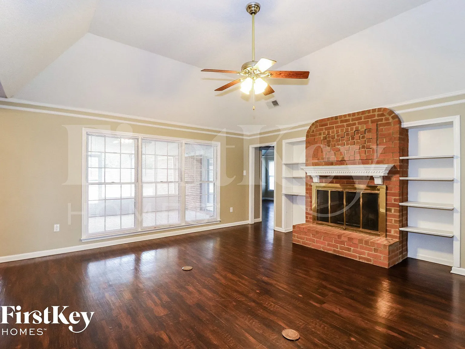 3 bed, 2.0 bath, 1802 sqft, $1,845 — Photo 3
