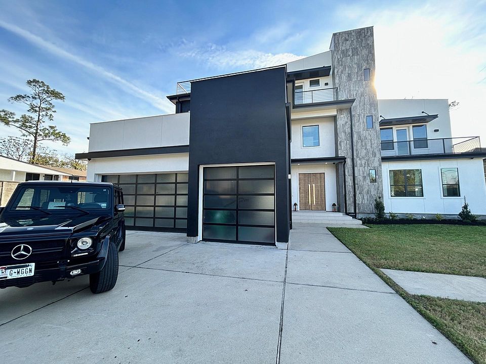 1st image of 3308 N Macgregor Way