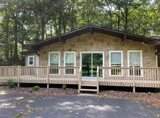 175 Lakewood Dr, Milford, PA 18337