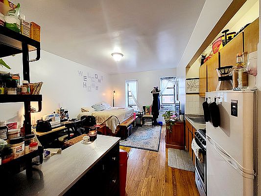 1st image of 319 E 108th St #6H
