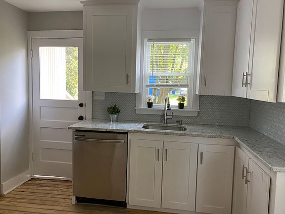 3rd image of 1488-1492 Lancaster Ave