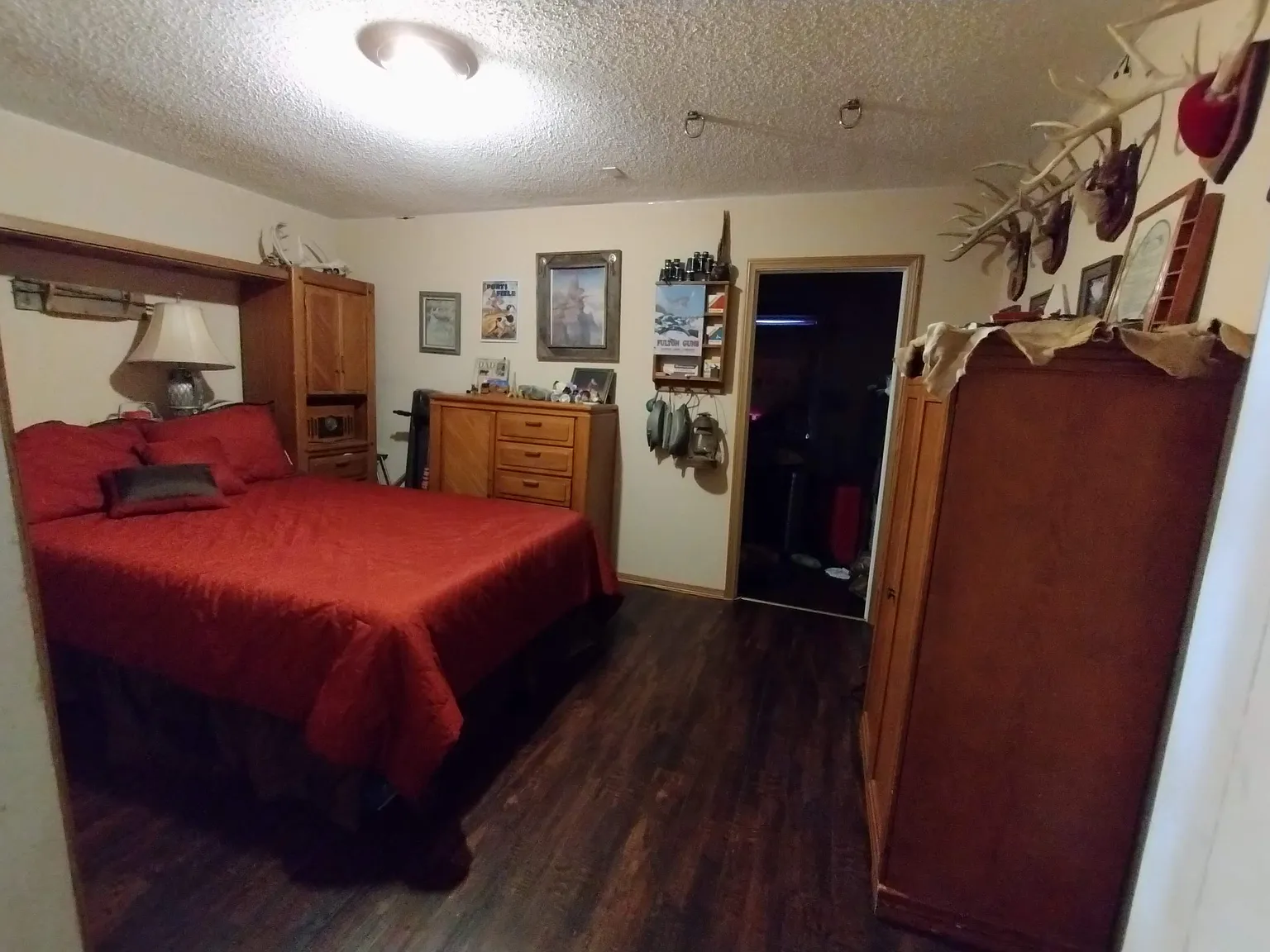 5 bed, 3500 sqft, $1,700 — Photo 2