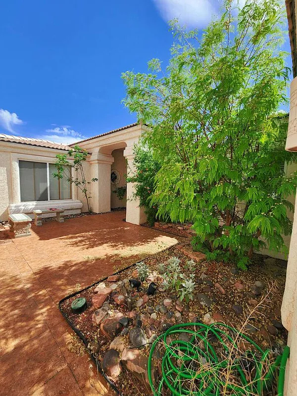 4 bed, 2.5 bath, 2674 sqft, $2,900 — Photo 1