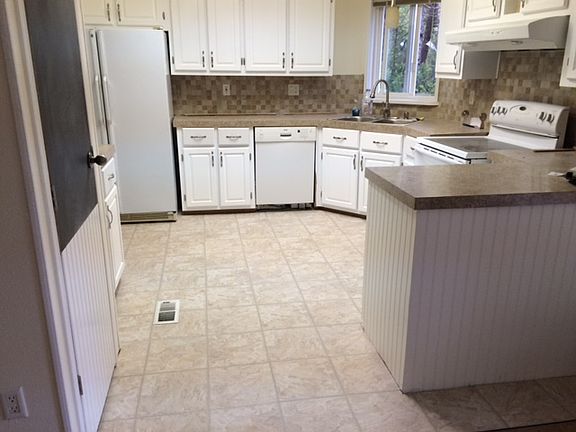 4th image of 241 N Lake Surf Dr