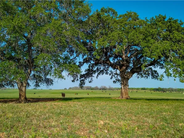County Road 404, Floresville, TX 78114