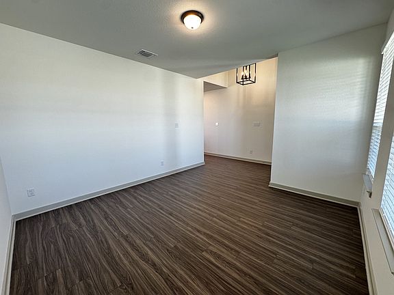 4th image of 2317 Helena Dr