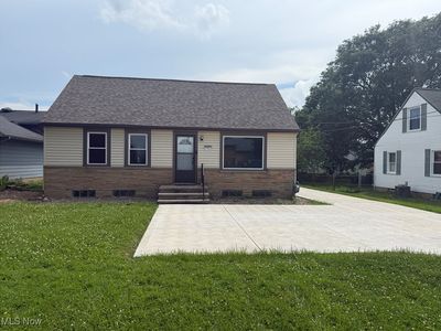 17943 Strongsville Blvd, Strongsville, OH, 44136
