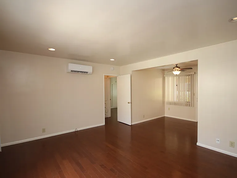 343 S Madison Ave #15 — Photo 4