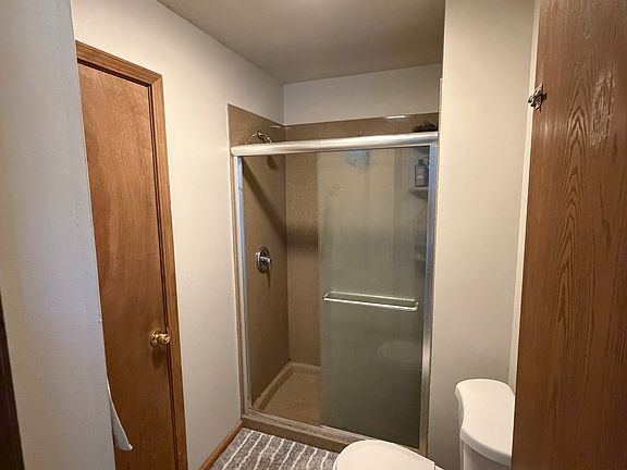 5th image of 611 Maine St