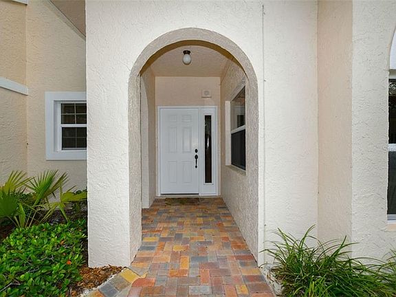 3rd image of 5560 Golf Pointe Dr