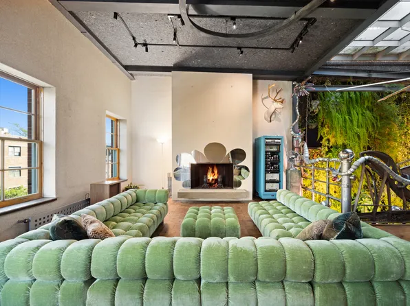 527 Hudson Street image 7 of 24