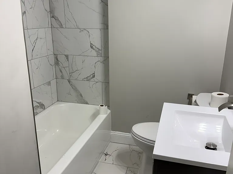 798 N Grantley St — Photo 24