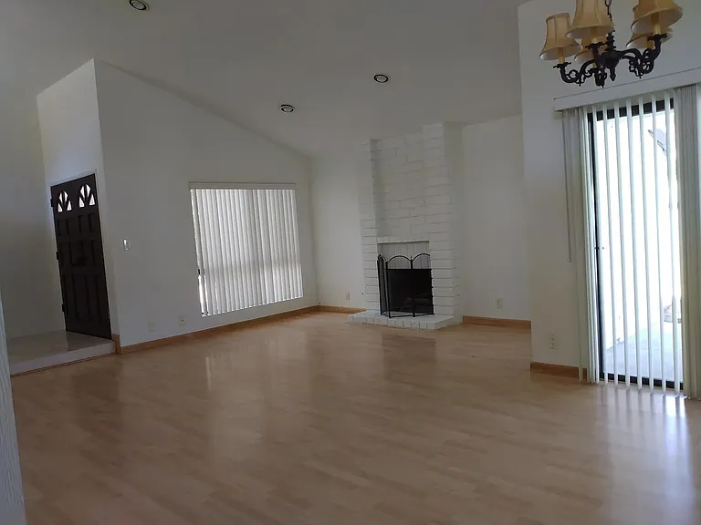 4972 Paseo Segovia — Photo 10