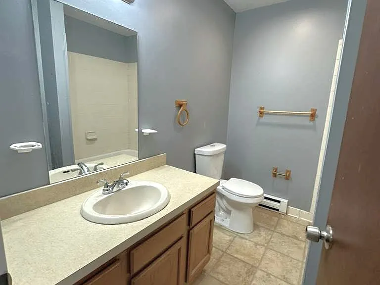 176 Lincoln St #9 — Photo 8